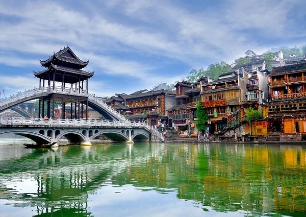 NGHI XƯƠNG – TAM HIỆP – PHƯỢNG HOÀNG CỔ TRẤN – TRƯƠNG GIA GIỚI 6N5Đ BAY CHANGAN AIR